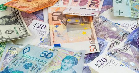 Kursy walut 15.01.2022. Sobotni kurs funta, euro, dolara i franka szwajcarskiego