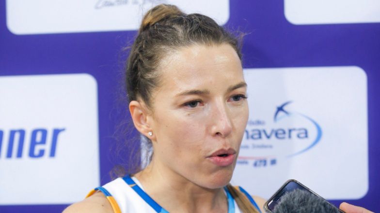 Ewa Chodakowska dyskutuje z internautkami. Chodzi o jej usta