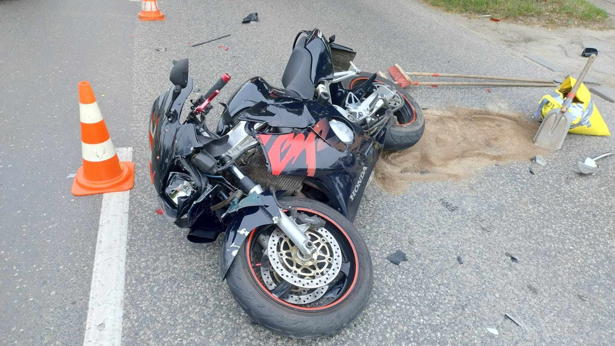 Zdarzenie drogowe z udziałem motocyklisty w Płocku 