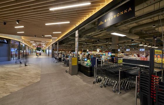 Nowy format sklepów Biedronka z oddzielnymi stoiskami