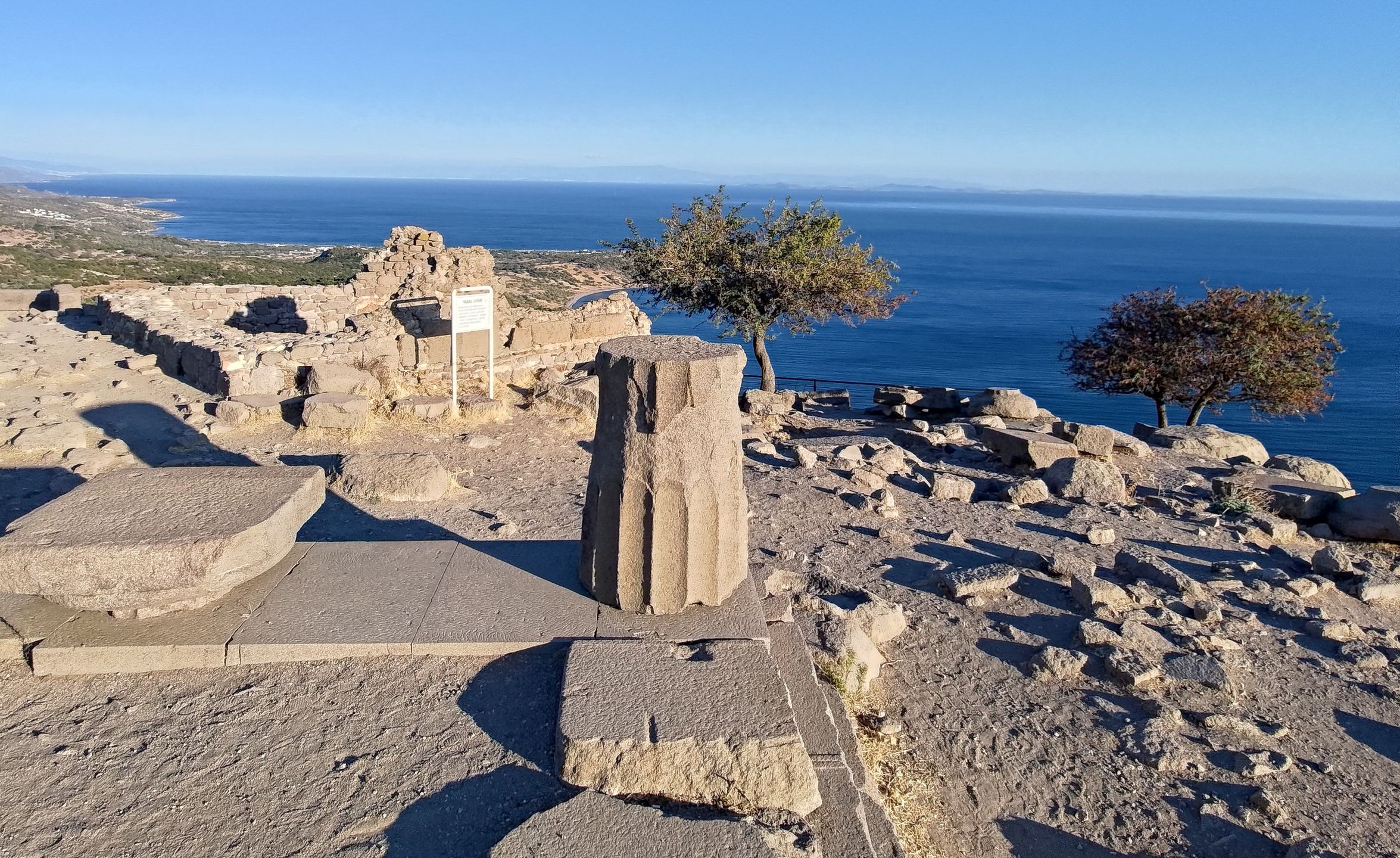 Widok z ruin Asso zapiera dech w piersiach