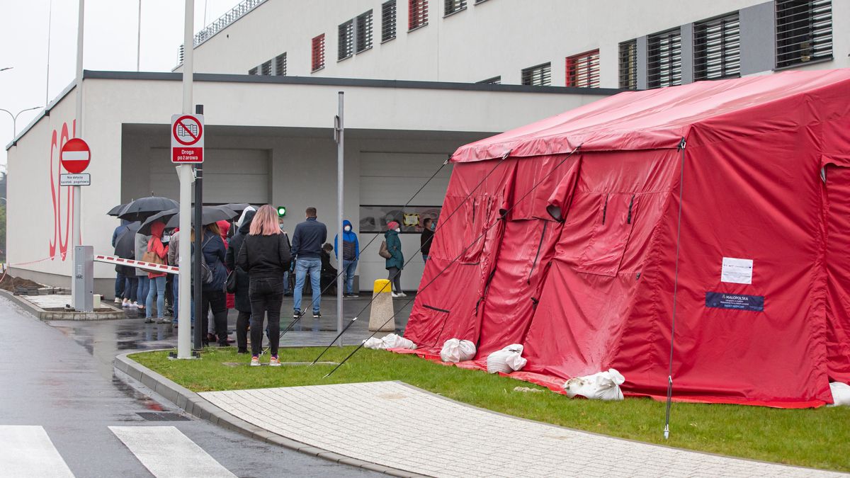 Koronawirus. Śmierć w kolejce do wymazu