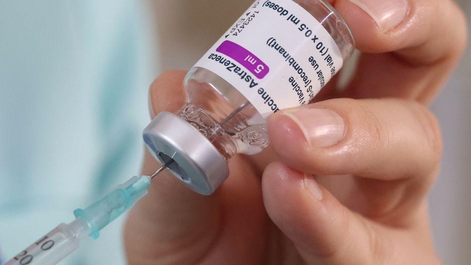 Szczepionka na COVID. Morawiecki: To jedyna skuteczna broń