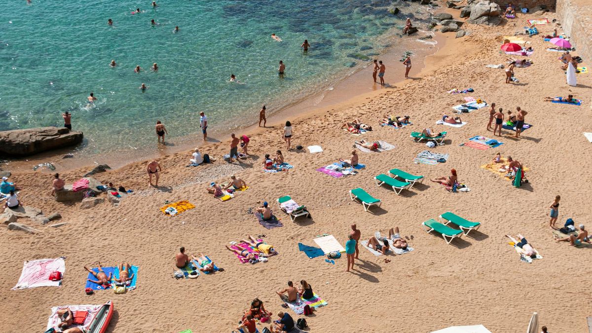 Władze Hiszpanii ostrzegają turystów przed spożywaniem alkoholu