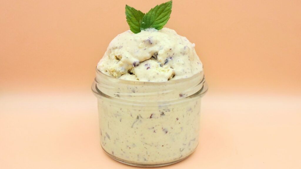 lody miętowe z czekoladą przepis