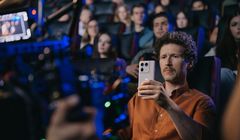 „W kinie doświadczaj, nie nagrywaj!” - zachęca Janusz Chabior