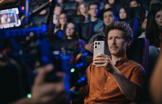 „W kinie doświadczaj, nie nagrywaj!” - zachęca Janusz Chabior