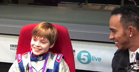 Lewis Hamilton zaskakuje młodego mistrza kartingu