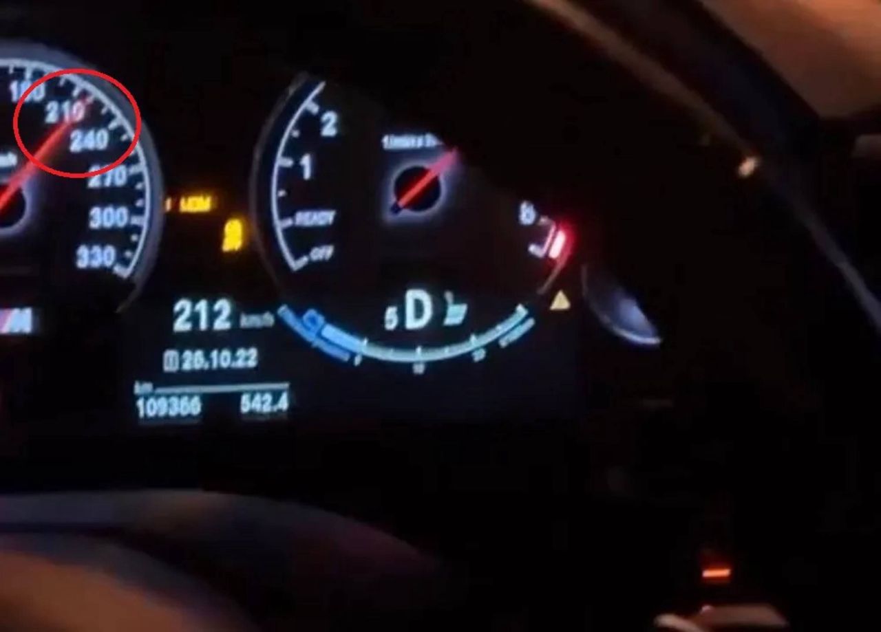 BMW w Zielonej Górze pędziło 212 km na godzinę przez miasto. Kierowca nagrywał to i pochwalił się w internecie