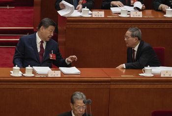 Chiny obniżają cel wzrostu gospodarczego. Premier Li Qiang ostrzega przed "trudnościami"