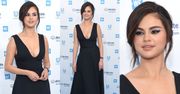Rozpromieniona Selena Gomez eksponuje dekolt w sukni Diora na gali "WE Day"