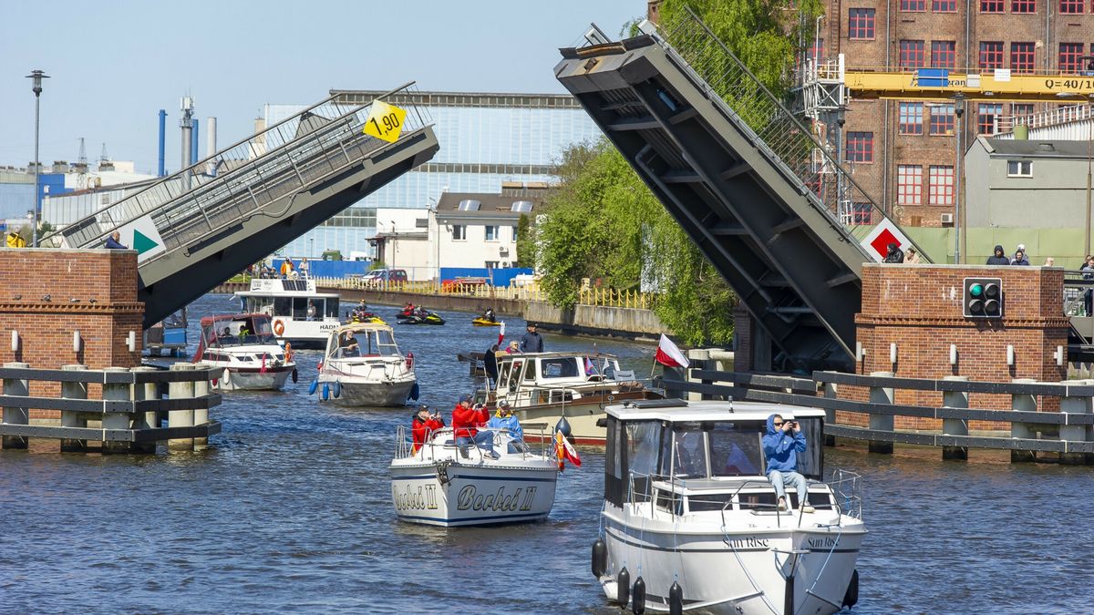 Parada wodna ?odzi na rzece Elbl?g
03.05.2023 Elblag - parada wodna lodzi na rzece Elblag Fot. Stanislaw Bielski/REPORTER
Stanislaw Bielski/REPORTER