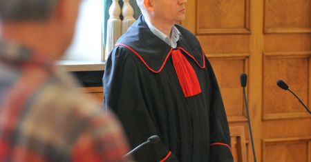 Ruszył proces w sprawie przekrętu. 35 oskarżonych i ponad 200 zarzutów
