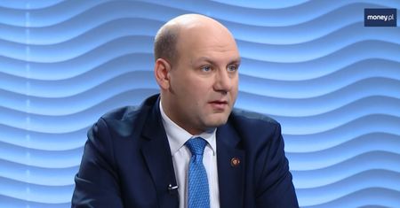Emigranci wracający do Polski dostaną ulgę podatkową. Polski Ład zachęci do powrotów?