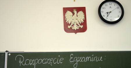 Nauczycielka miała wyrzucić krzyż do kosza. Wójt idzie do prokuratury