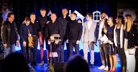 Wyjątkowy koncert w Zespole Szkół im. Józefa Wybickiego w Ratajach