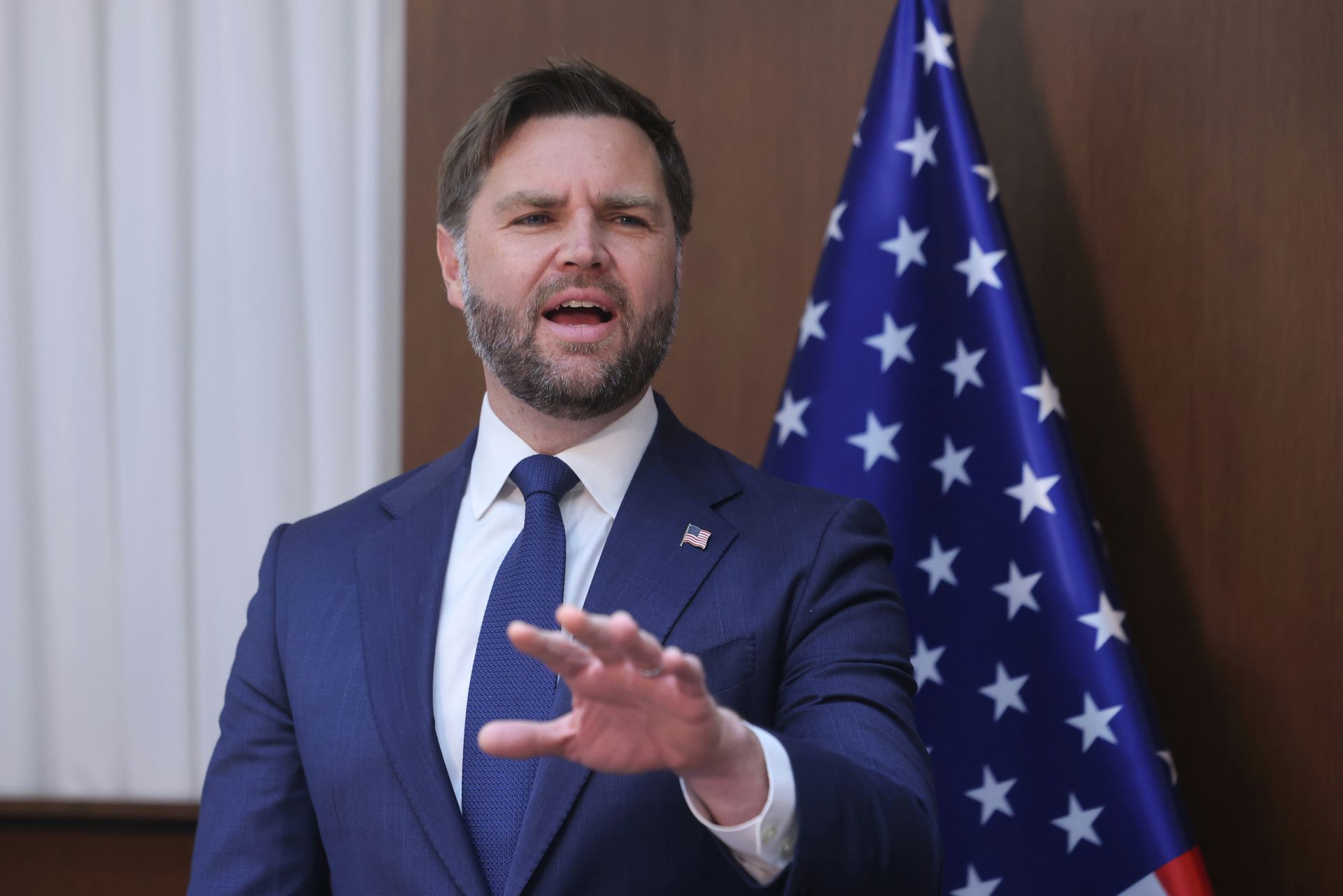 wiadomości,aktualności,WP Wiadomości Trump poprosił Vance'a o zabranie głosu. Kuriozalna odmowa