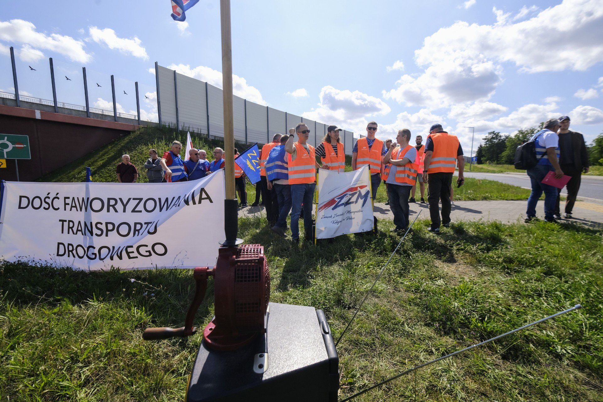 Protest pracowników kolei przeciw PKP Cargo w Gądkach