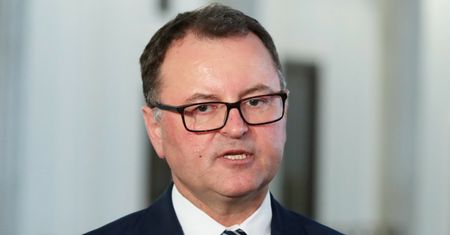 Poseł Czartoryski wraca do PiS. Gorzkie słowa senatora Jackowskiego
