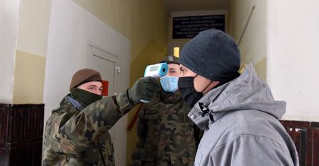 Przedsiębiorcy boją się lockdownu. Apelują do... samych siebie