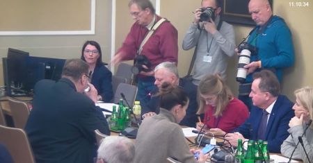 Obrady sejmowej komisji. Już na początku wybuchła awantura