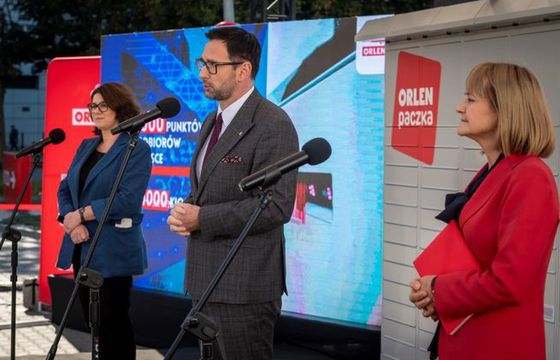 Orlen uruchomił 200 automatów paczkowych, do końca 2022 r. chce ich mieć 2 tys.