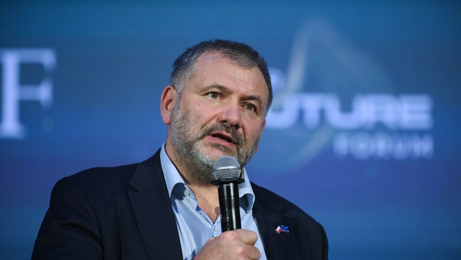 Warszawa, 03.12.2025. Minister sprawiedliwości Waldemar Żurek podczas spotkania, w ramach VII edycji Konferencji Our Future Forum, 3 bm. w Pałacu Kultury i Nauki w Warszawie. Motywem przewodnim tegorocznej edycji forum jest hasło ?Nowe pokolenia, nowe technologie, nowe wyzwania?. (mr) PAP/Marcin Obara