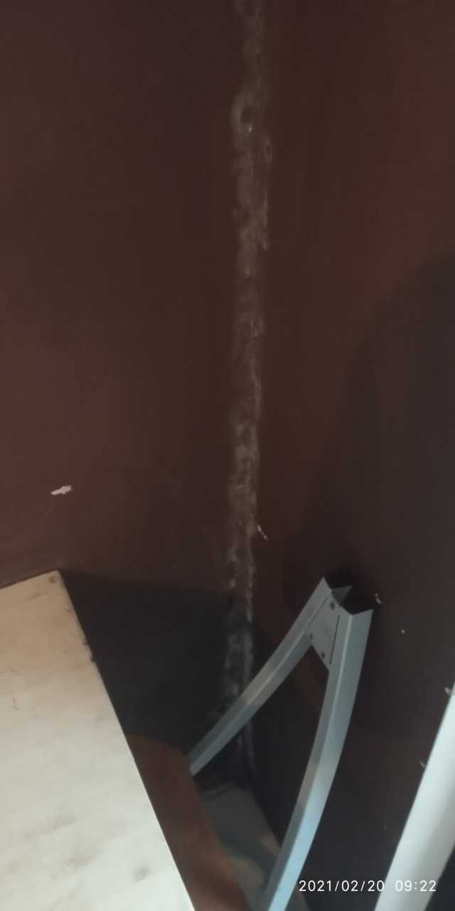 Na ścianach była pleśń 