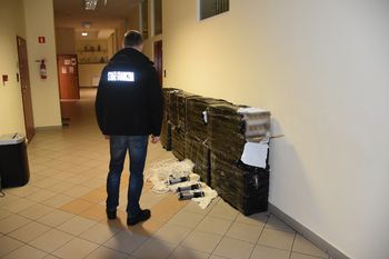 Balony z nielegalnym ładunkiem. Służby przejęły tysiące paczek