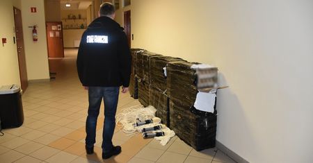 Balony z nielegalnym ładunkiem. Służby przejęły tysiące paczek