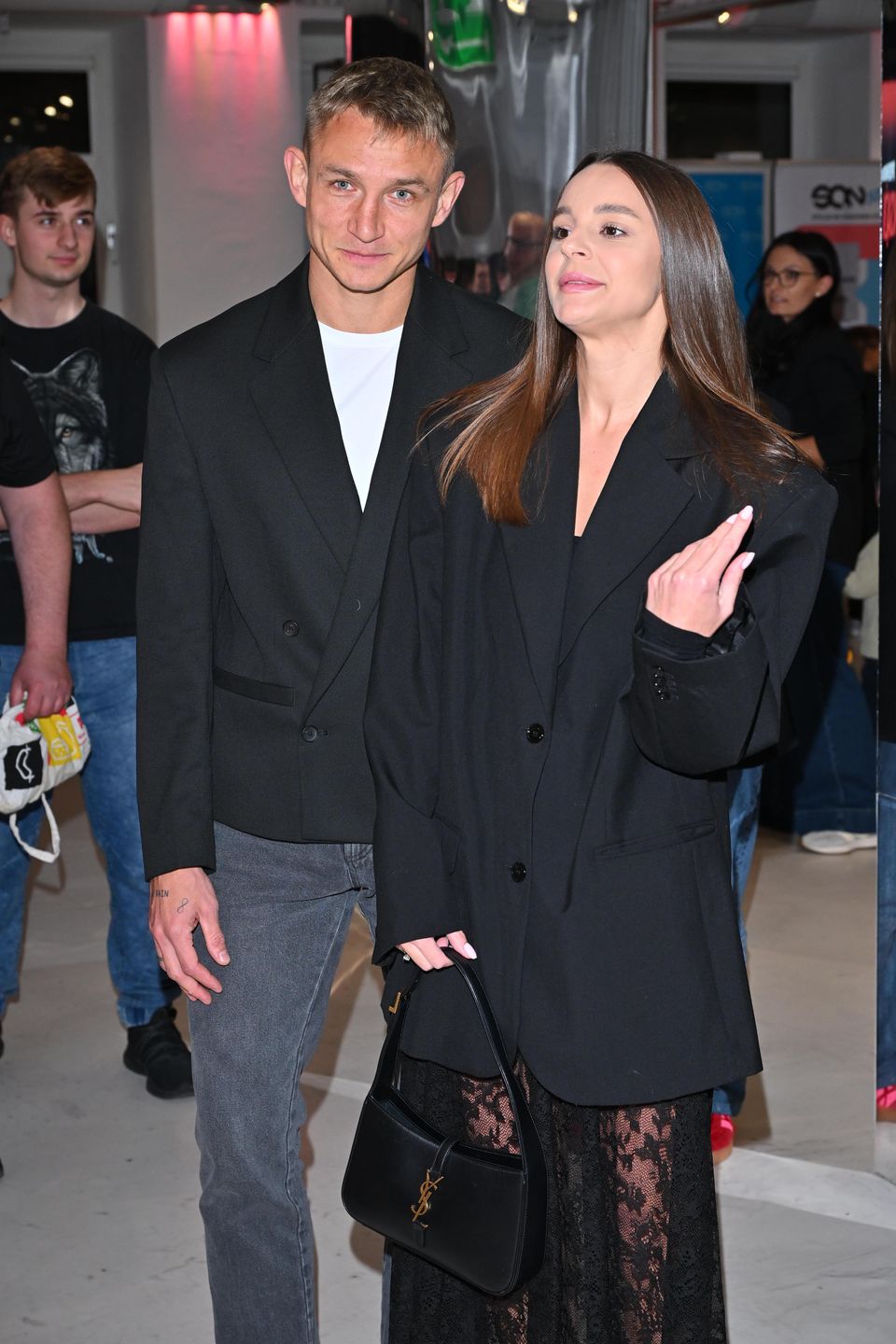 Jakub i Paulina Rzeźniczakowie na premierze książki