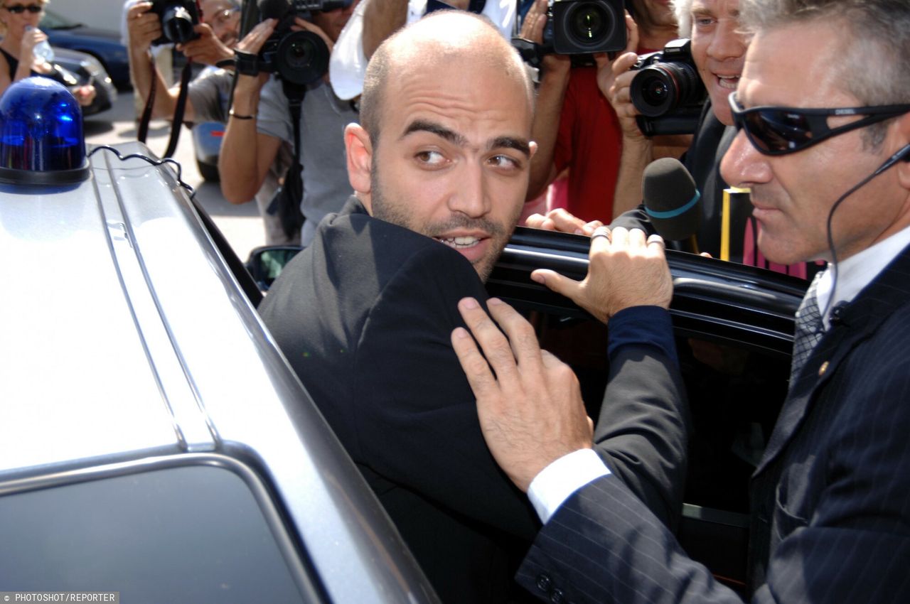 Roberto Saviano w 2007 r. był pod całodobową ochroną policji. Rok wcześniej wydał książkę "Gomorra"