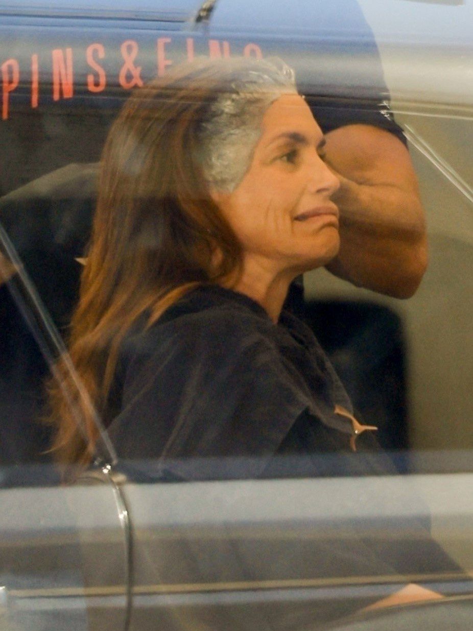 Naturalna Cindy Crawford podczas wizyty u fryzjera