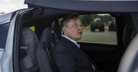 Musk stracił 40 satelitów Starlink. Uszkodziła je burza magnetyczna