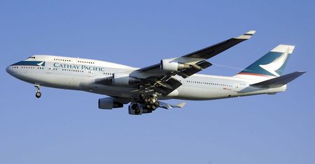 Koronawirus uderza w linie lotnicze. Rządowy pakiet ratunkowy dla Cathay Pacific