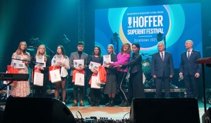 XIV Ogólnopolski Młodzieżowy Festiwal Piosenki HOFFER SUPERHIT FESTIVAL DZIAŁDOWO 2022, to konkurs dla uzdolnionych wokalistów amatorów w wieku 13-28 lat