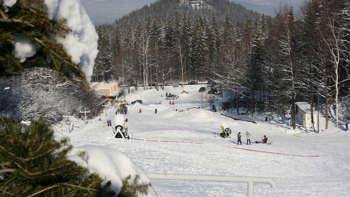 Nowe obostrzenia w Polsce. Restrykcje nie objęły stoków.