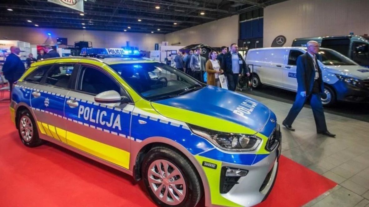 Tak auto policyjne w nowej odsłonie prezentowało się na targach motoryzacyjnych, na których "nowy design" został po raz pierwszy zaprezentowany