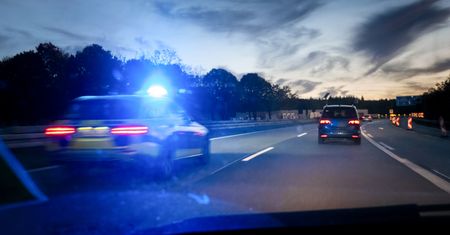 Zajechali drogę karawanowi. Ciężko pobili kierowcę i pomocnika w Niemczech