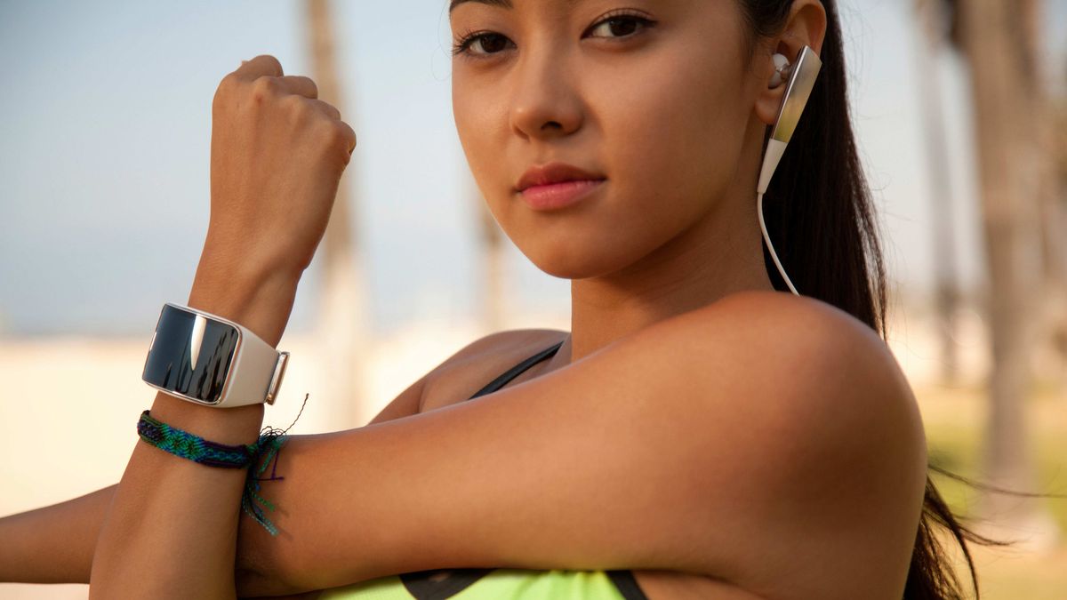 Samsung w 2014 sprzedał 1,2 miliona inteligentnych zegarków, ale Apple sprzeda ich aż 15 milionów? 1