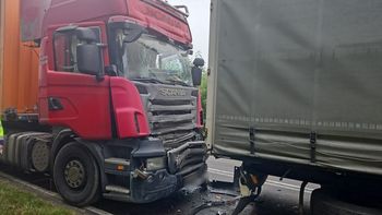 Zderzenie dwóch ciężarówek na DK50. Występują utrudnienia w ruchu