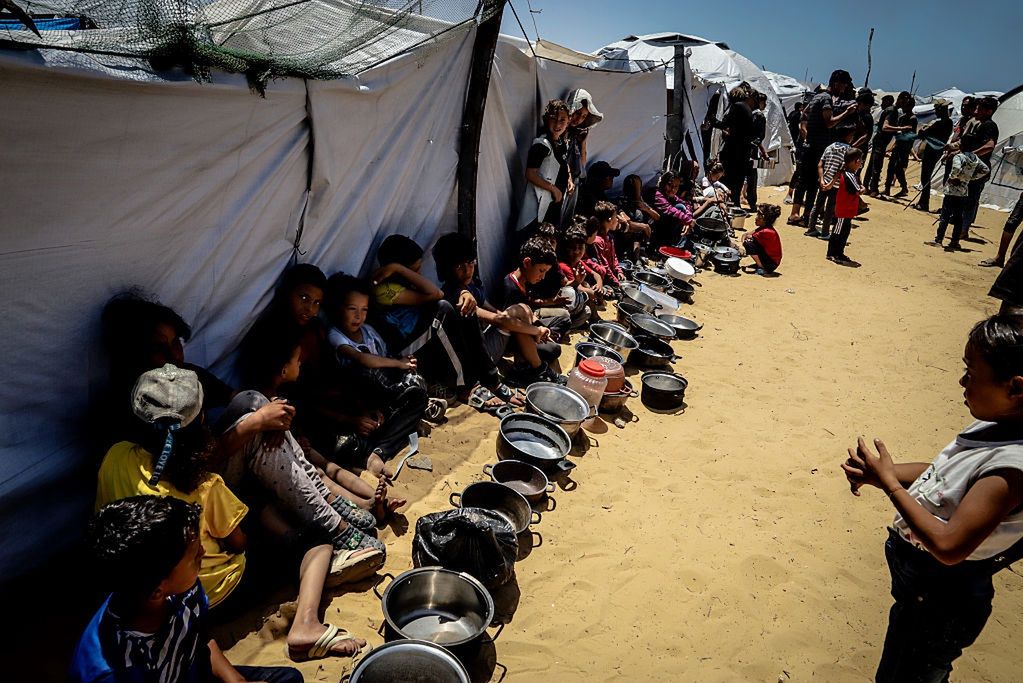 Czekali na pomoc humanitarną. Izrael miał otworzyć ogień