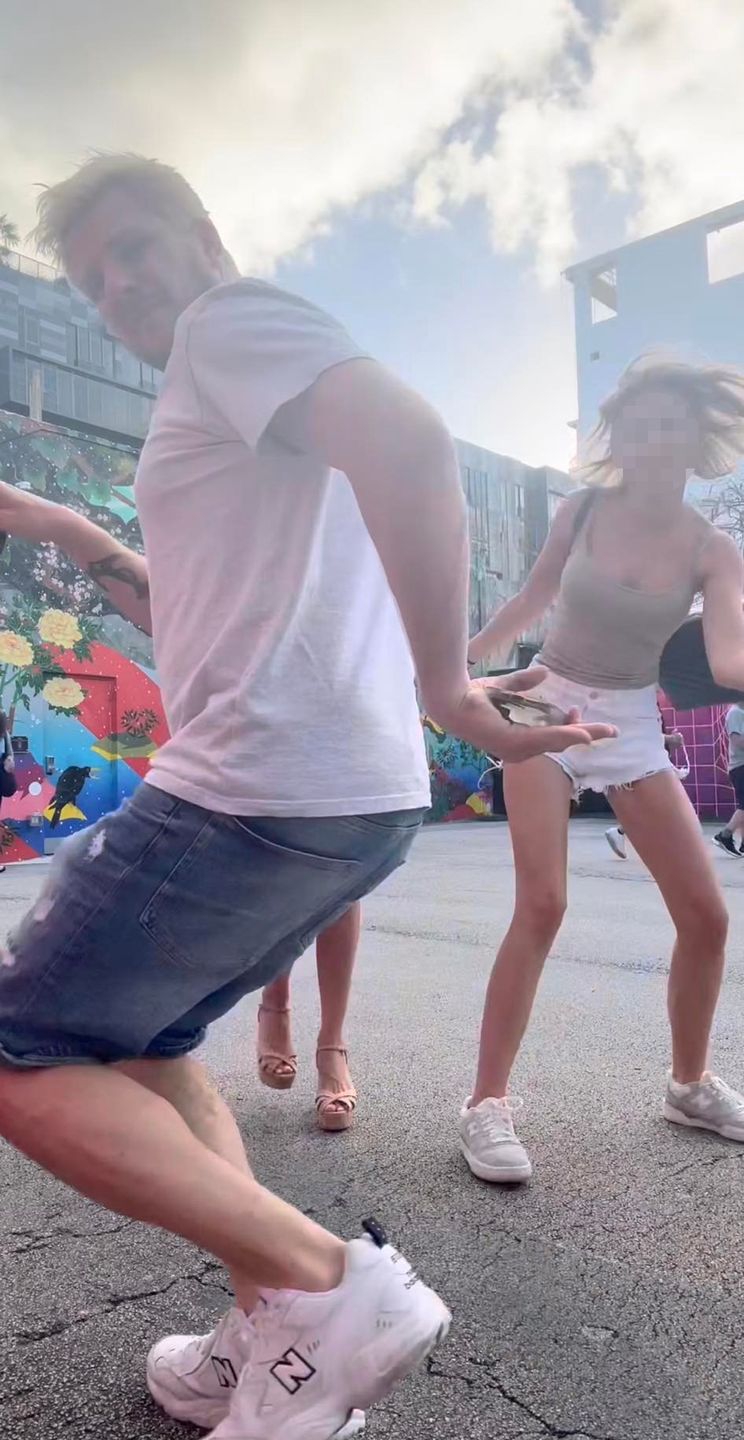 Filip Chajzer tańczy z Julią w Miami