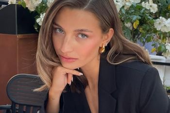 "Mistletoe make-up" robi furorę. Julia Wieniawa już go nosi