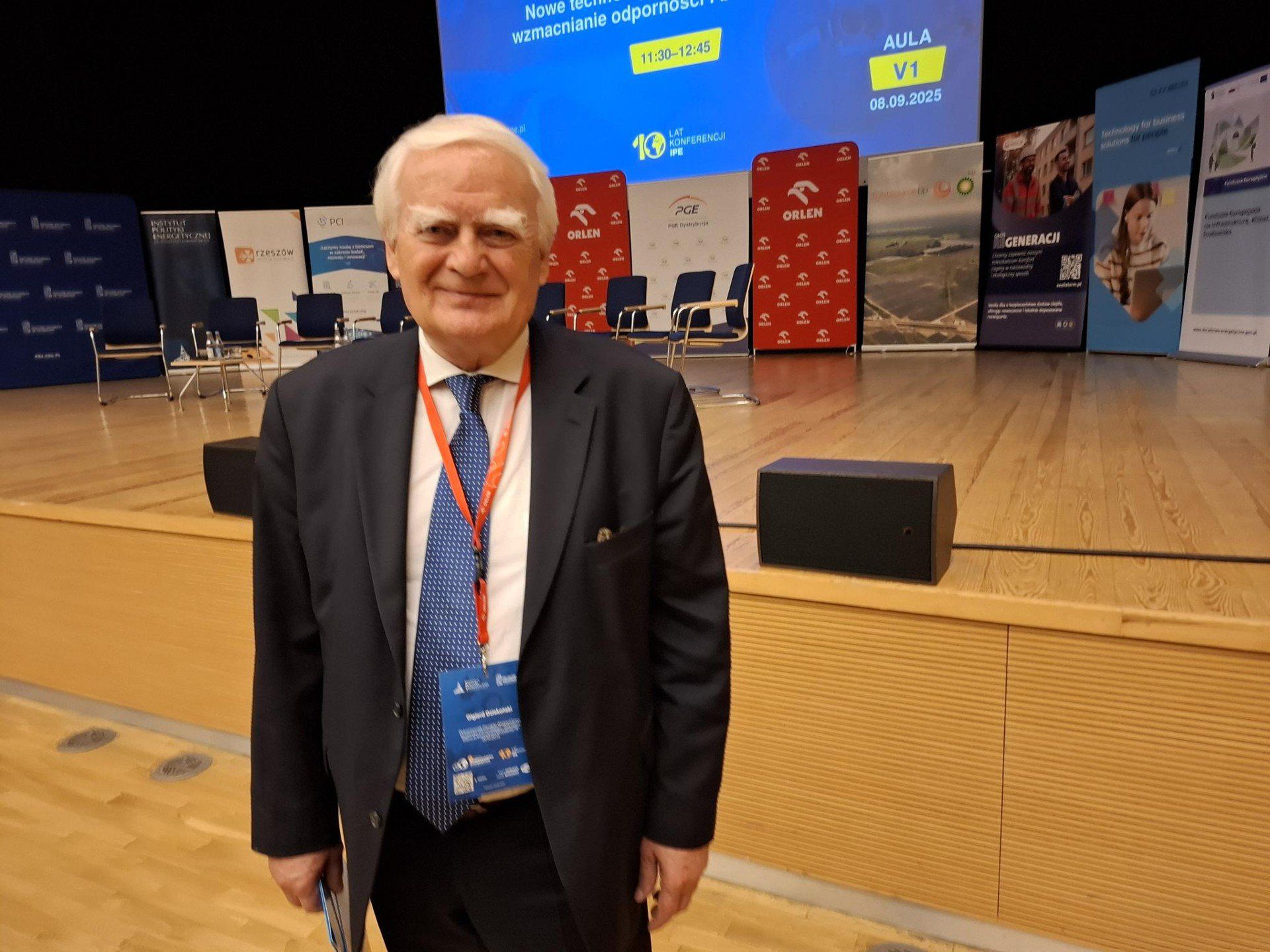- Ulokalnienie energetyki i zapewnienie samorządom pełnej odpowiedzialności w tym zakresie daje szansę na finalne obniżenie kosztów energii w gospodarstwie domowym i w małym przedsiębiorstwie - twierdzi Olgierd Dziekoński.