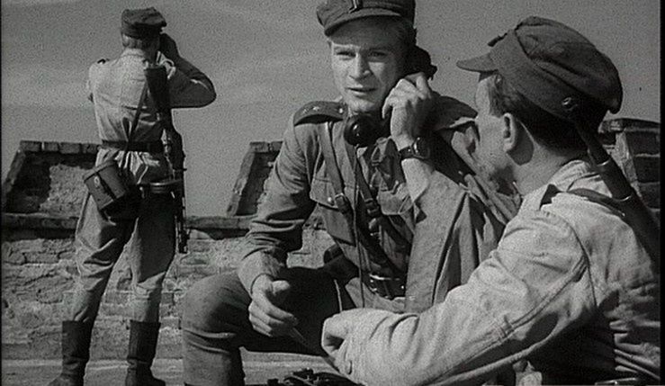 Przed "Kanałem" Mikulski wystąpił m.in w "Godzinach nadziei"