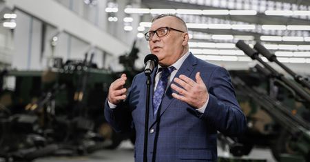 Przybywa zamówień w polskiej zbrojeniówce. "Adaptuje się do nowych realiów wojny"