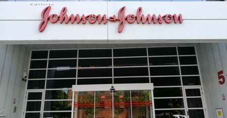 Szczepionki na koronawirusa. Komisja Europejska podpisała umowę z Johnson & Johnson