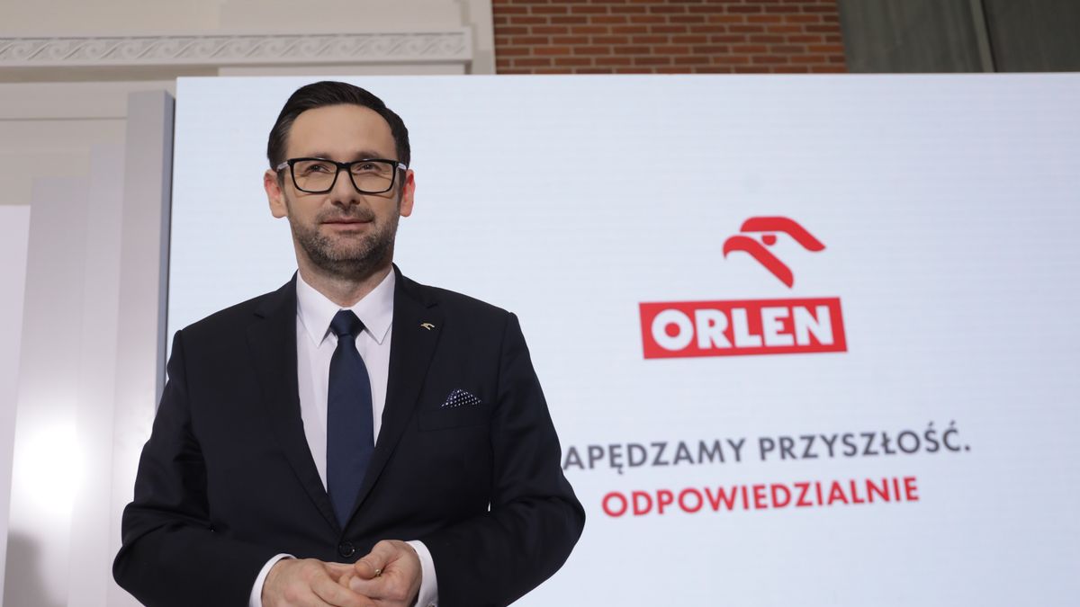 Konferencja prasowa PKN Orlen dotyczaca realizacji
strategicznych plan�w w obszarze bezpieczenstwa
energetycznego
25.01.2023 Warszawa , ulica Bielanska 12 , siedziba PKN Orlen . Od lewej: prezes Sempra Infrastructure Dan Brouillette , prezes PKN Orlen Daniel Obajtek , ambasador USA Mark Brzezinski podczas konferencji prasowej dotyczacej realizacji strategicznych planow w obszarze bezpieczenstwa
energetycznego .
Fot. Maciek Jazwiecki / Agencja Wyborcza.pl
Fot. Maciek Jazwiecki / Agencja Wyborcza.pl
/FR/