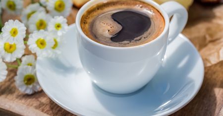 Dodaję do kawy i piję aromatyczny napój. Na luz w pasie nie miałam długo czekać